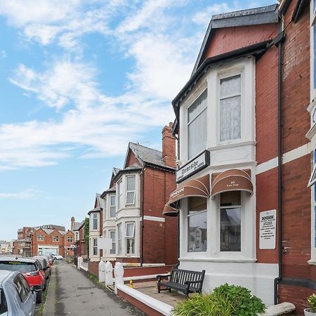 Deneside Guest House Blackpool Exterior photo